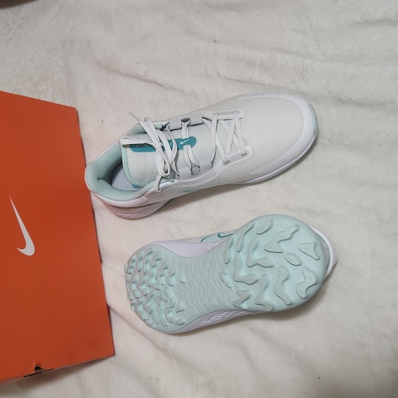 Nike golf shoes - Picture 2 of 4